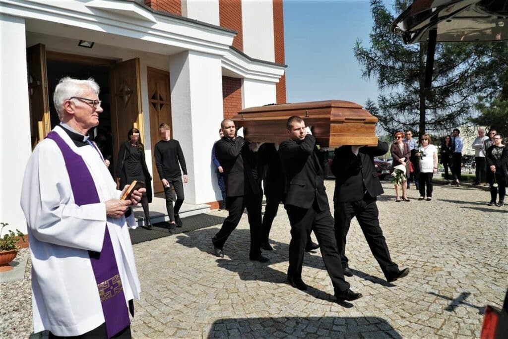 Odbył się pogrzeb Jana Tandyraka. Żegnały go setki mieszkańców Olsztyna [FOTO] pogrzeb Wiadomości