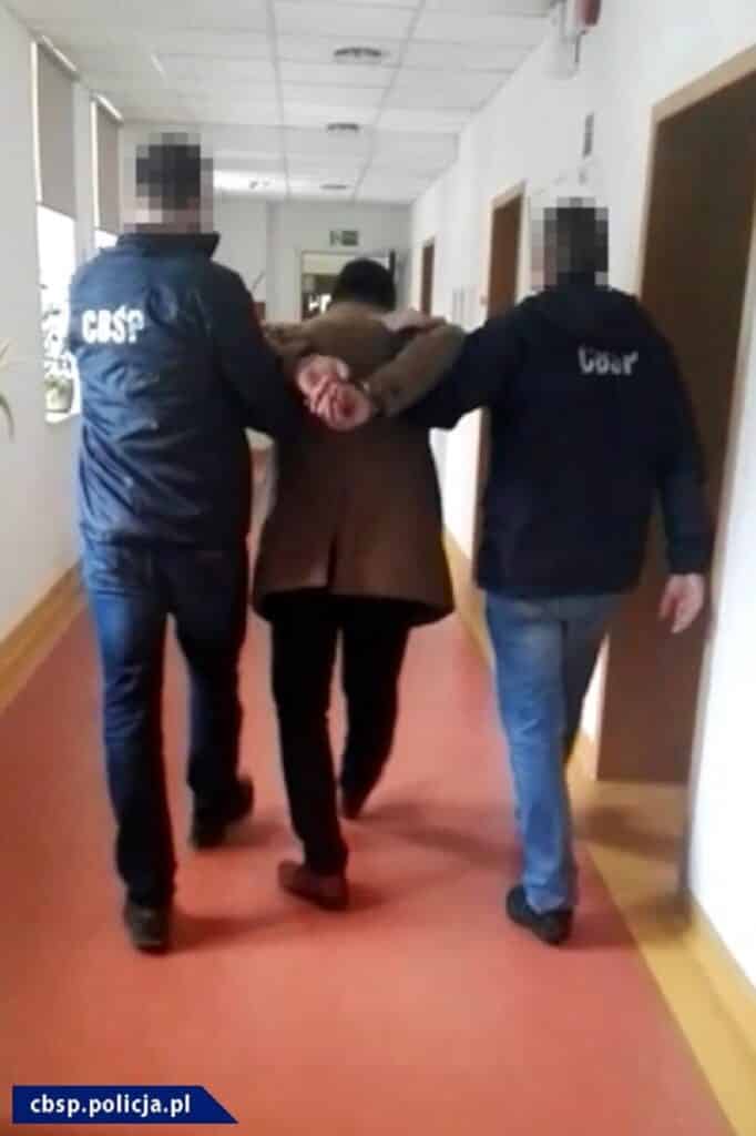 Policjanci CBŚP rozbili grupę, która wyłudzała pieniądze z kont majętnych ludzi finanse Olsztyn, Wiadomości