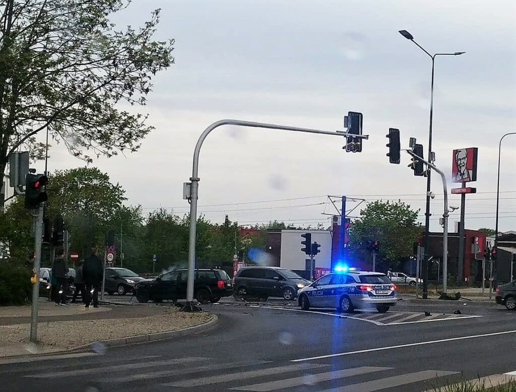 Poważny wypadek na skrzyżowaniu Sikorskiego z Obiegową [FOTO] wypadek Olsztyn, Wiadomości
